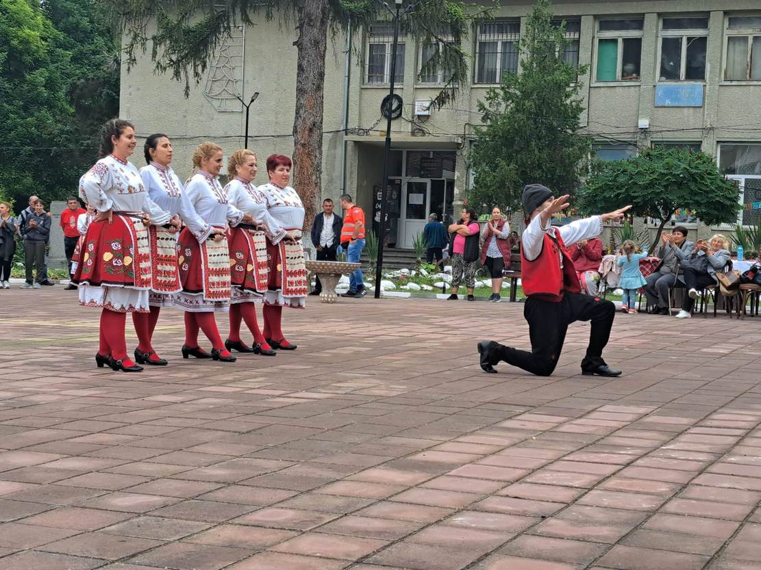 Фолклорен фестивал „ФОЛКЛОРИАДА – 2023“ събра 51 състава в Коиловци